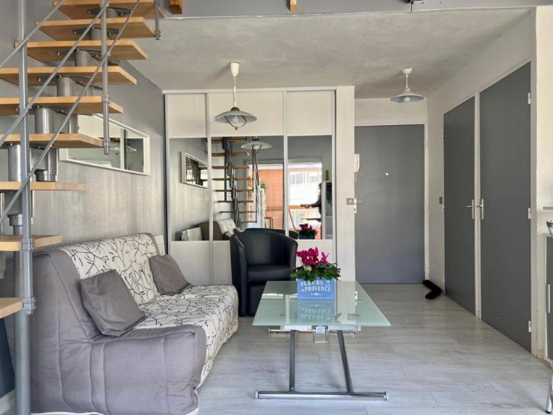 Joli Et Spacieux Studio Avec Garage Au Bord De Mer Fréjus Exterior foto